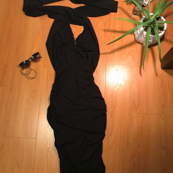 Elegant Black Backless Self-Tie Dress - Picture 2 of 4